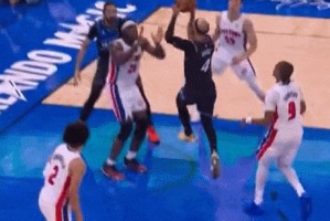 华体会app下载-打球还是打人？爆冷2比1！黑八！给我黑八！